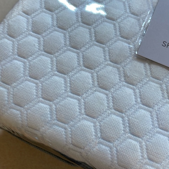 Sharper Image anti-snore pillow - Picture 3 of 4